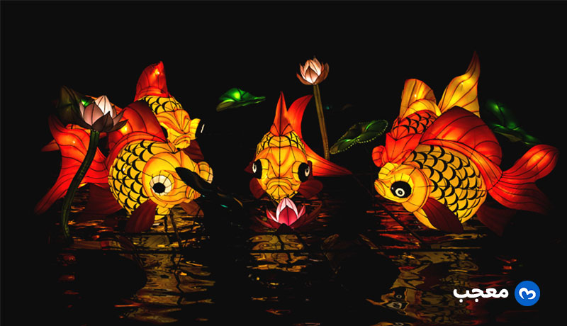 فوانيس ذهبية ورقية